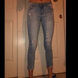 Ripped Capri jeans